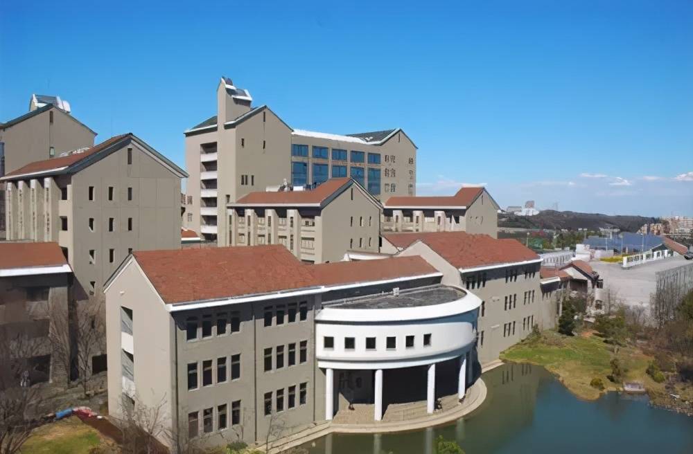 去日本留学到底选国立公立还是私立大学