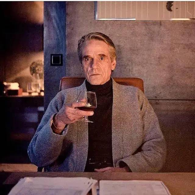 周末映画〕他是《洛丽塔》男主,畸形恋专业户,也是禁欲系不老男神