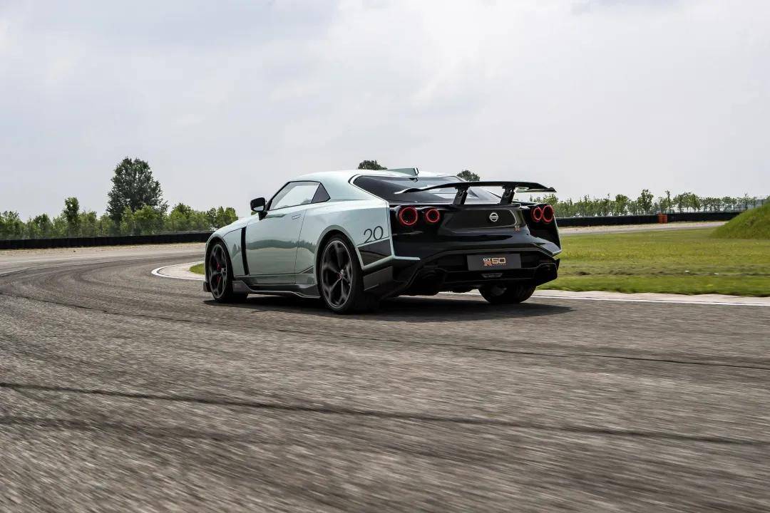 新车的交付工作计划将于2020年年底开始,并于2021年底完成结束全部的