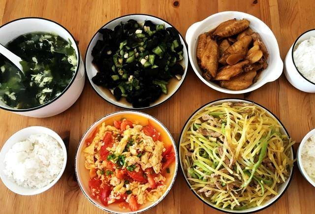 普通锅蒸米饭做法 ce3a7bc39cdb49c29b7642d8629b499d.jpeg