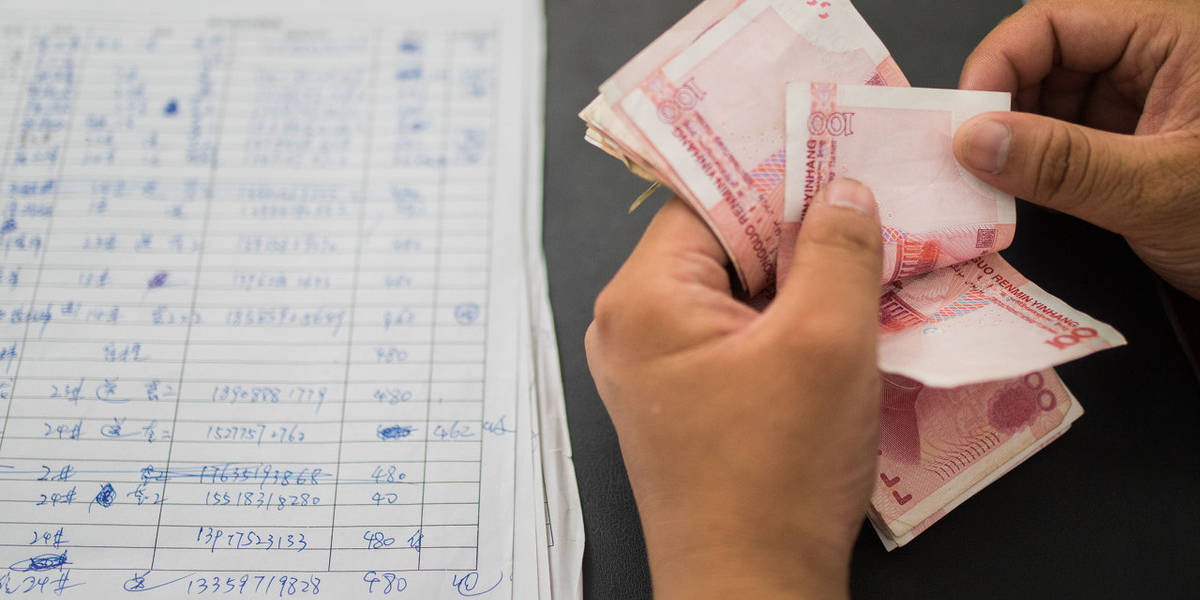 普通家庭供一个大学生 4年需要花费多少钱 孩子