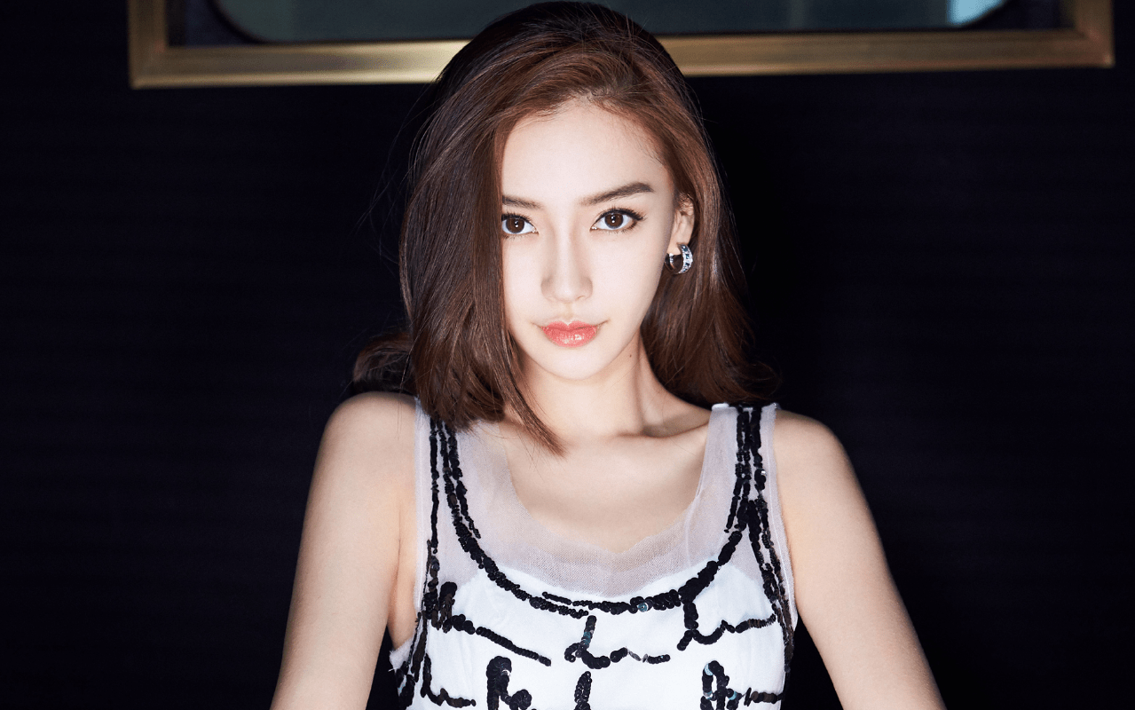 她因撞脸baby走红,身材却碾压柳岩,不愧是"马来西亚之光"!_黄诗棋