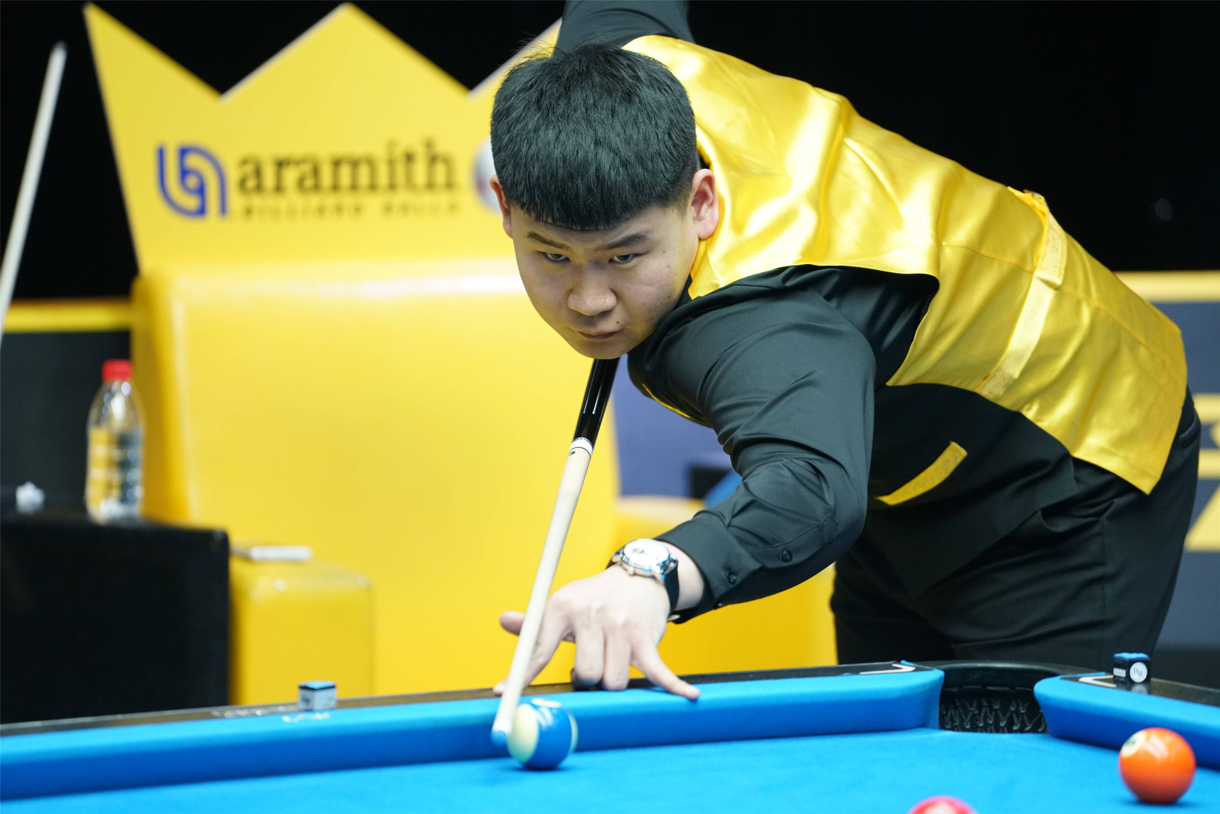 lcba中式八球杨紫程vs李翔宇00后实力小将争夺四强名额