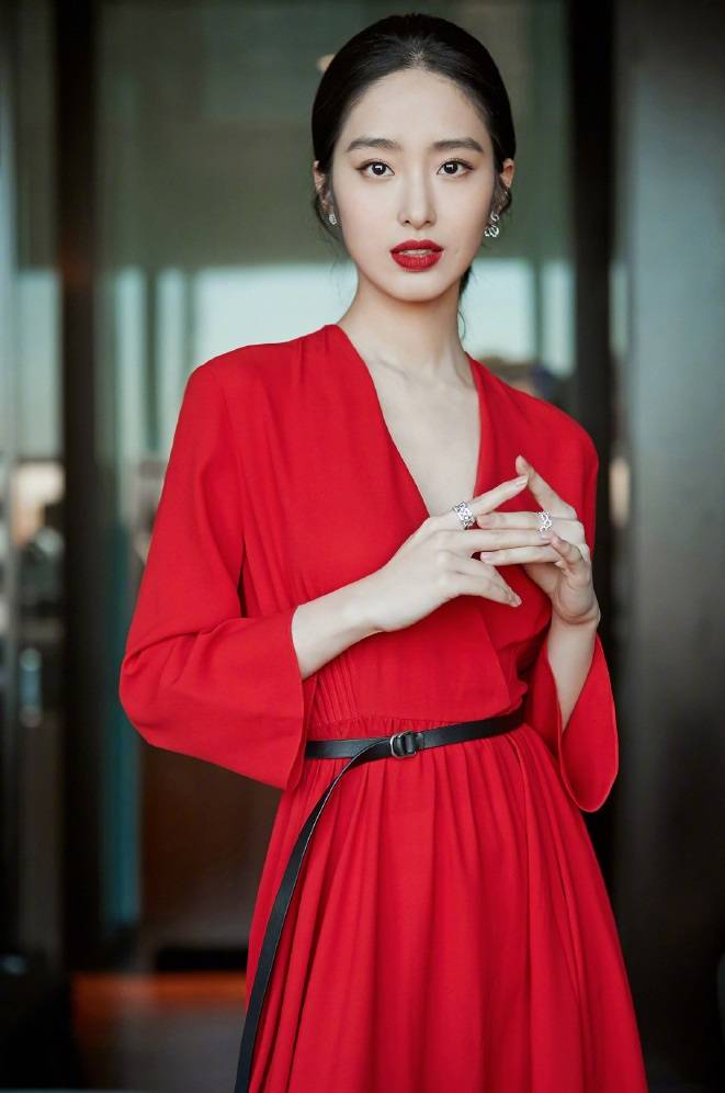 杨采钰与陈金飞婚姻疑结束这段婚姻给她带来了什么