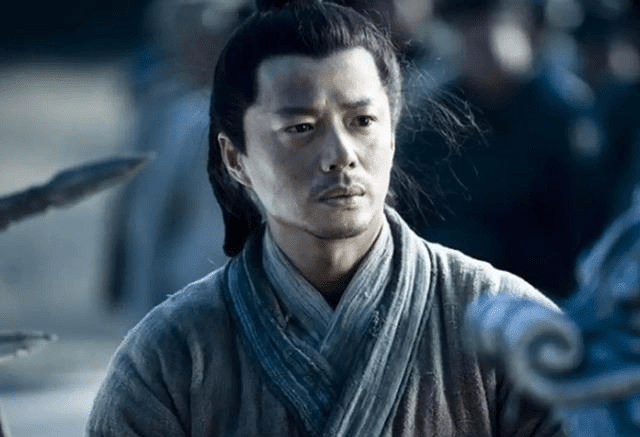 吕后利用萧何,将韩信诱骗至长乐宫,待韩信一入钟室,当即将其诛杀,既不