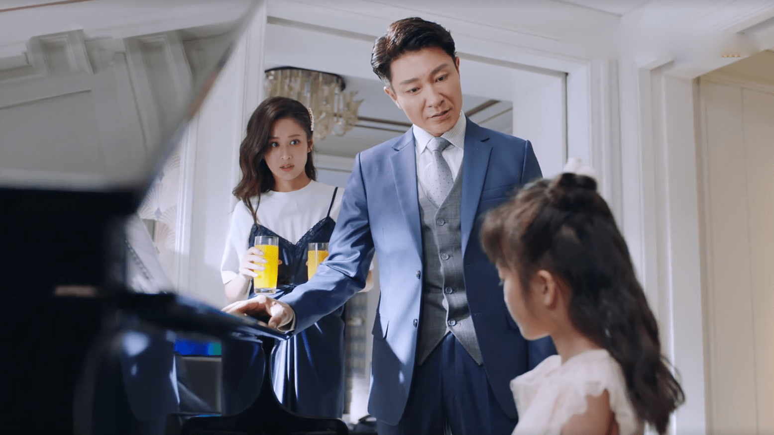 原创顾家伟和林芸芸一个虚伪一个虚荣真是搞笑一家人