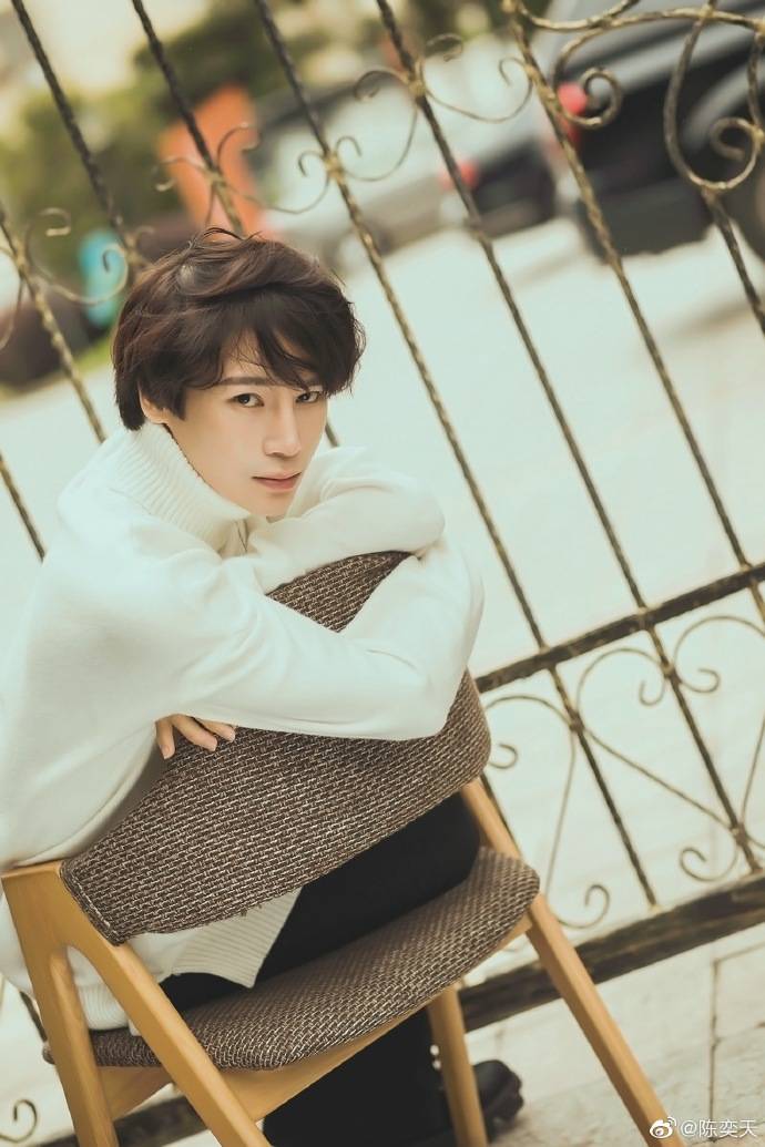 4月你好,陈奕天汇总发新照引围观