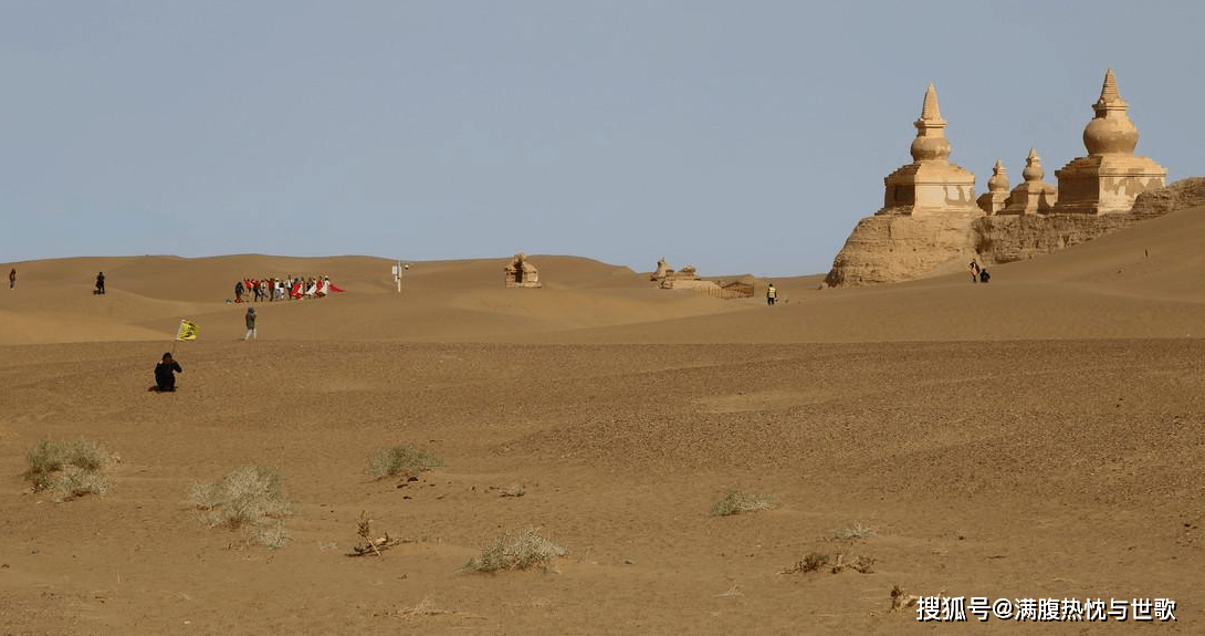 我国最大沙漠地区，被称为人类禁区之一，却藏有住着两万人的城镇