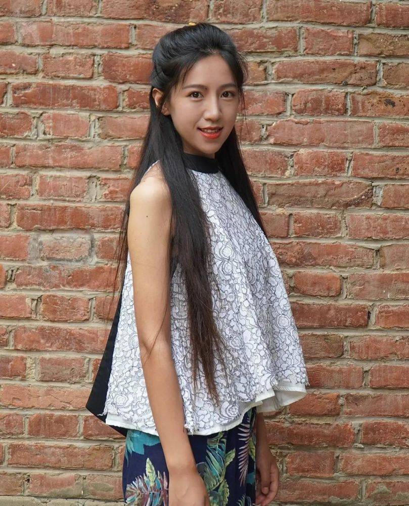 为父还乡90后河南女孩麦小登火了