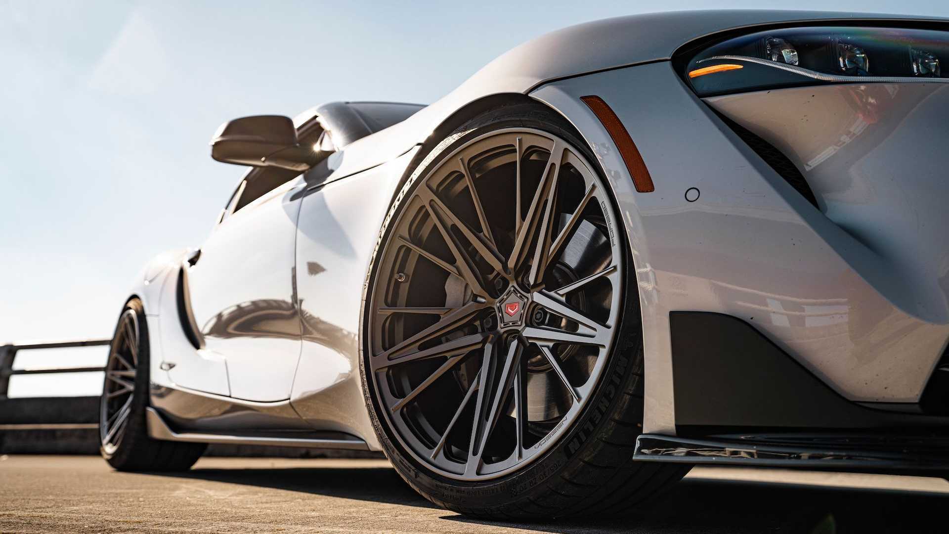 丰田新supra轮毂升级方案:vossen轮毂让战斗力倍增_手机搜狐网