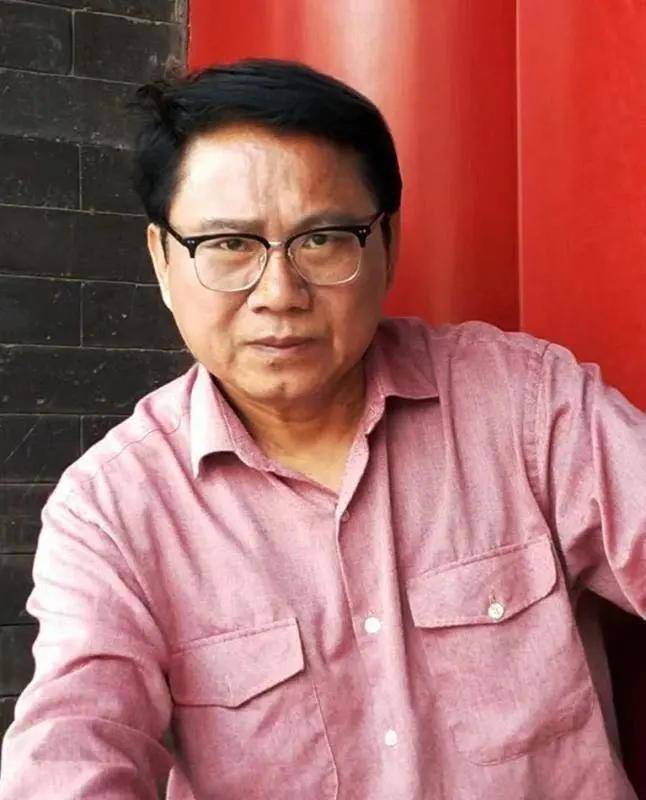 著名诗人 林雪身居海外的两位编者徐英才和冰花所编选《世界华人