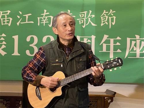 人大常委会副秘书长曹化根,扬子江诗刊创刊主编,著名诗人,作家黄东成