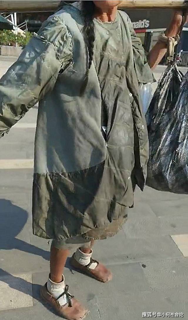 深圳:流浪大妈有家不回热衷乞讨,常说自己可怜,疑似精神有问题_女儿