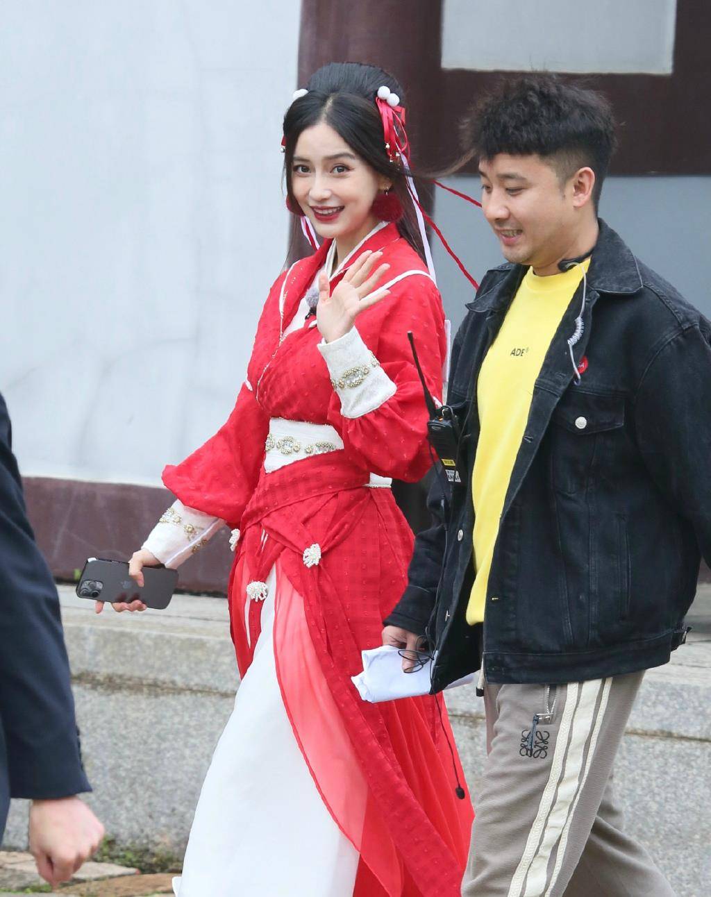 奔跑吧无锡路透,蔡徐坤白衣古装似演古偶剧,angelababy美如貂蝉