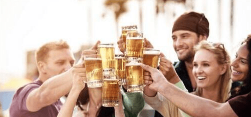 成本40元却卖1000多 很多人越喝越兴奋 生产现场却令人作呕 假酒