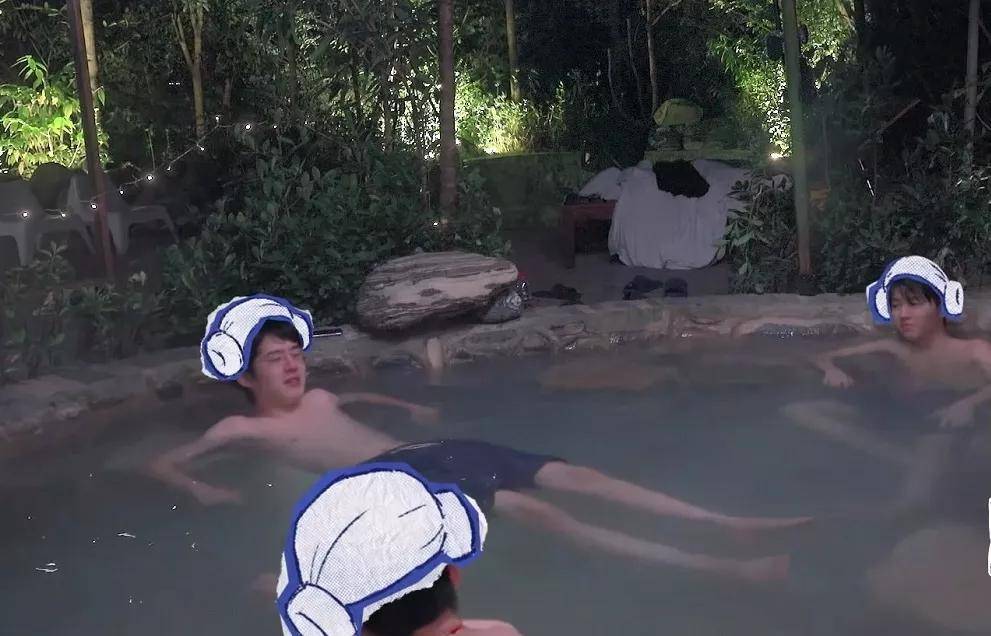 《恰好是少年》三大嘉宾选择有深意,终于不再看艺人"打工"了_王俊凯