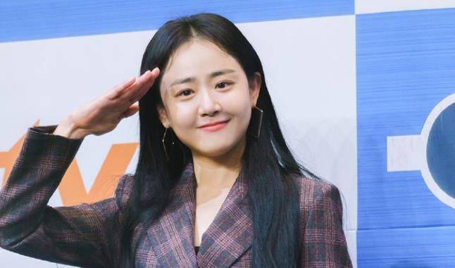 原创文瑾莹12岁红遍亚洲30岁生怪病事业跌落谷底难道好运真的会用光