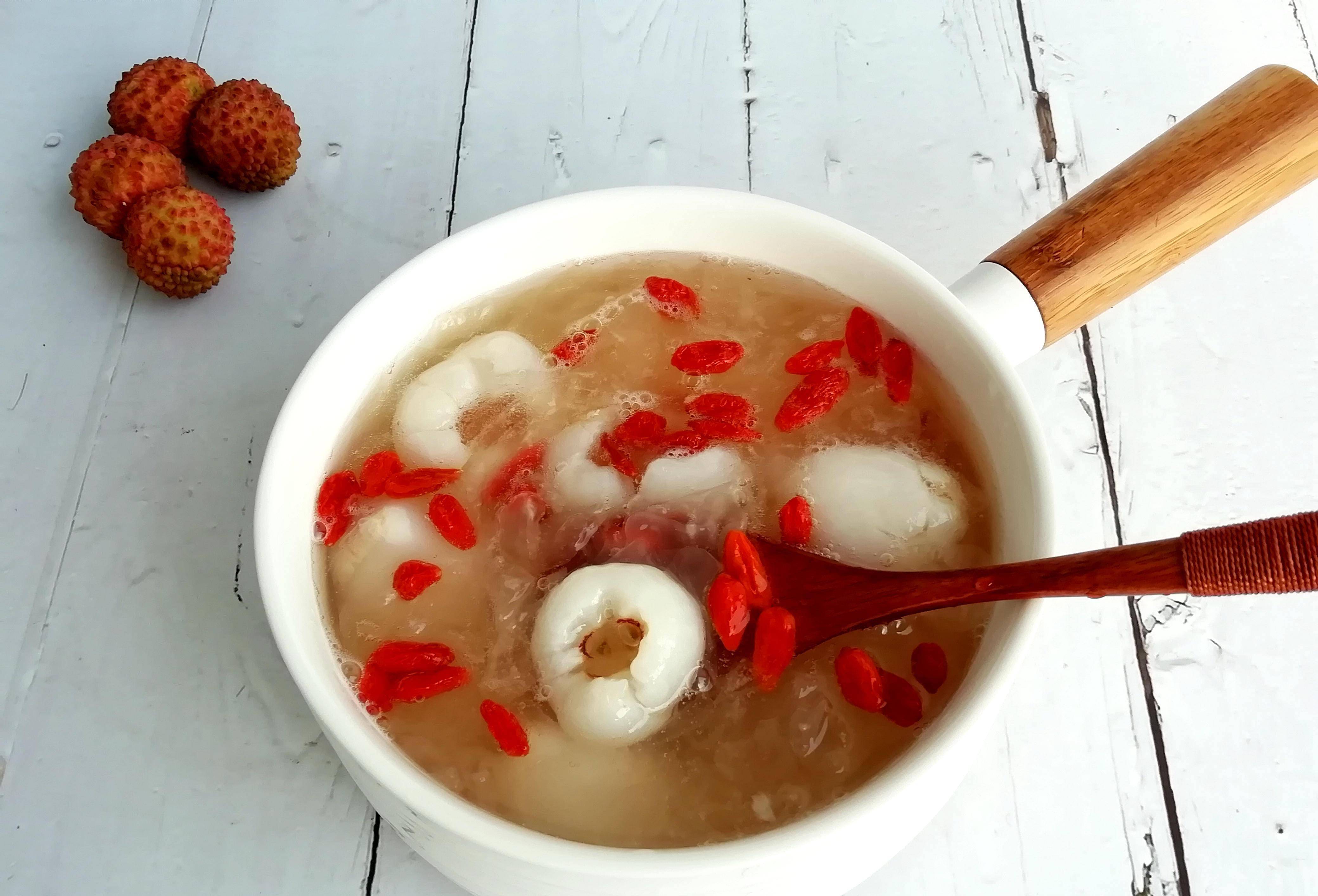 荔枝怎么吃不上火?来试试这做法,不上火还滋补,女人吃特别好!