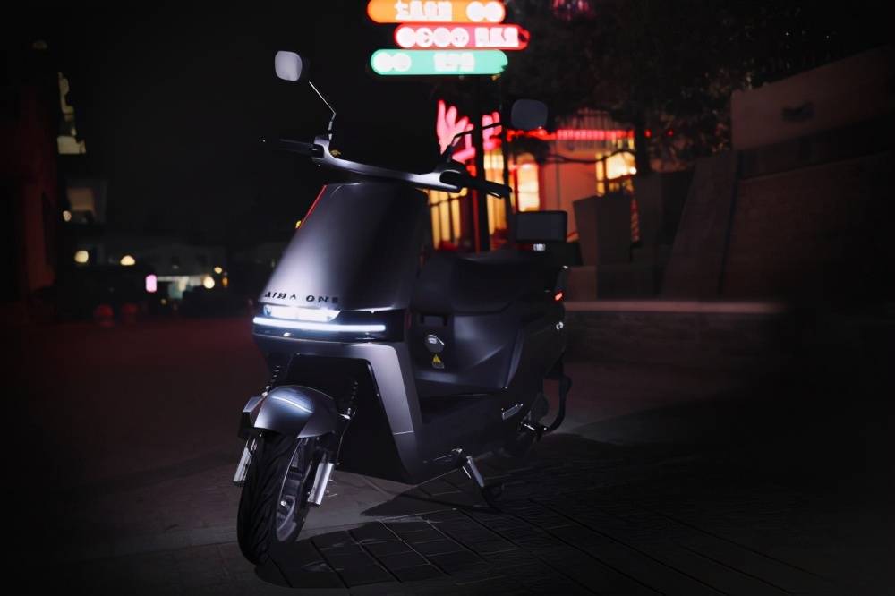 百公里不充电爱玛电动车发布a500系列新品首发4999元起