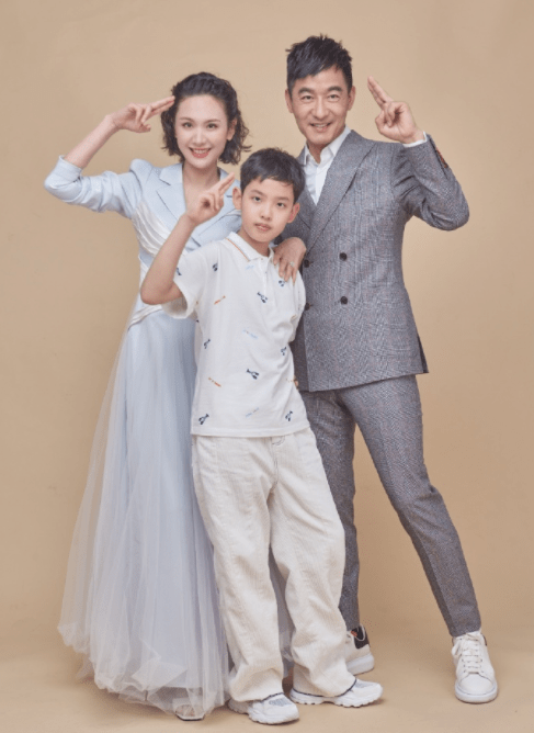 有种"国产混血"叫程莉莎儿子,11岁高颜值还有大长腿