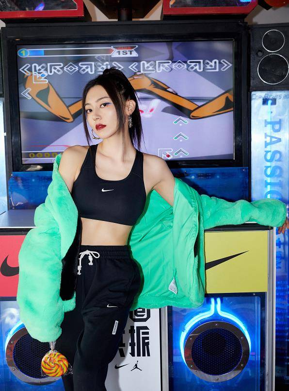 黄梦莹身材真没得说!运动装也能凹出时尚感,杨幂眼光太毒了