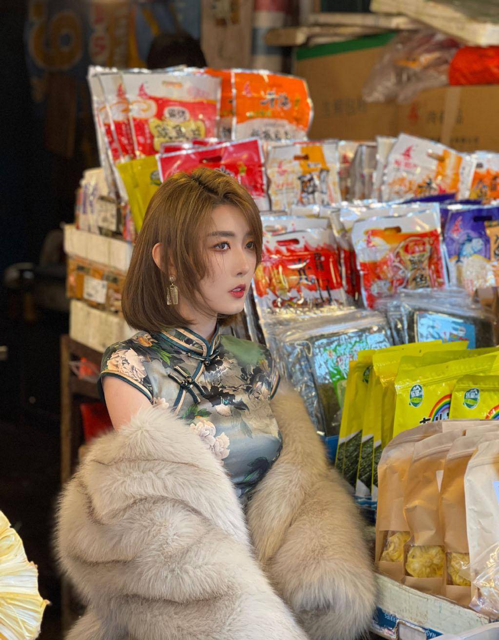 于谦在马场和女网红玩"变装",郭麒麟:生父的快乐我想象不到