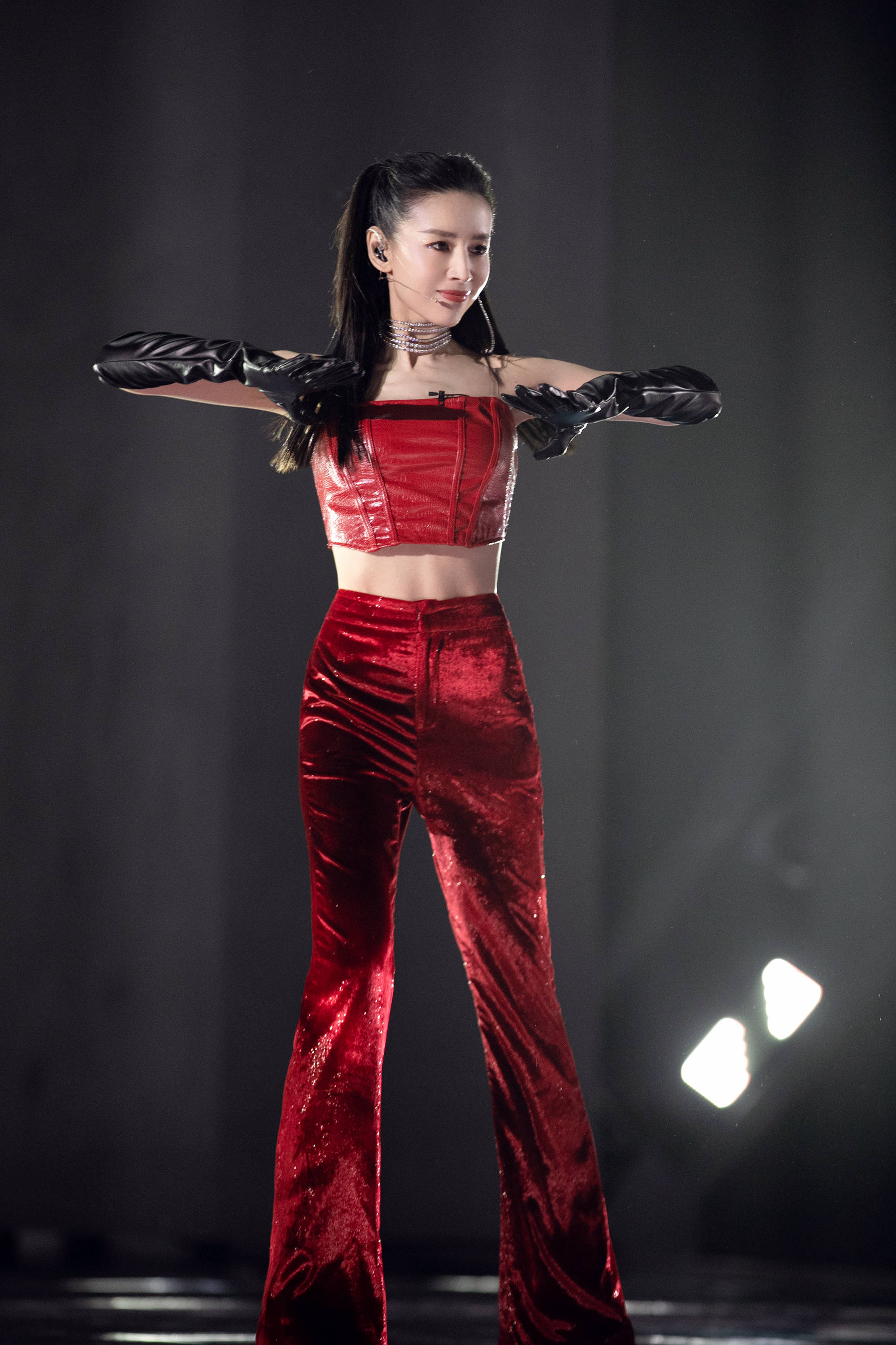 原创离开修图滤镜后41岁董洁素颜原来长这样满眼哀怨泪沟抢镜