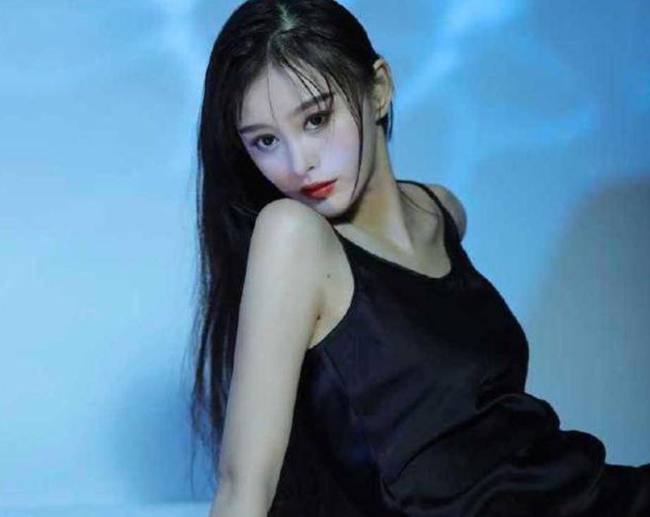 原创海航校花170cm45kg的体重她把美丽与努力诠释得淋漓尽致