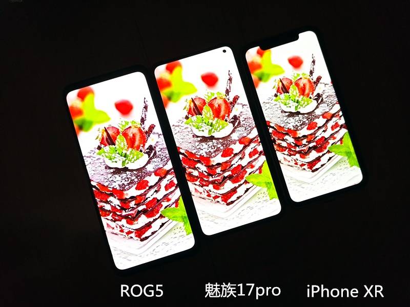额头|腾讯ROG游戏手机5评测：与普通手机迥然不同的游戏体验