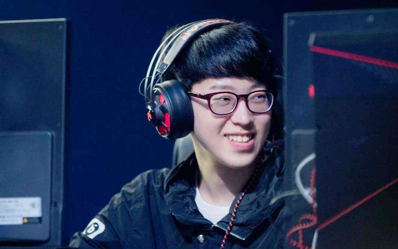 lpl有哪些"0差评"选手?fpx金贡无争议,s5的他让edg老粉怀念