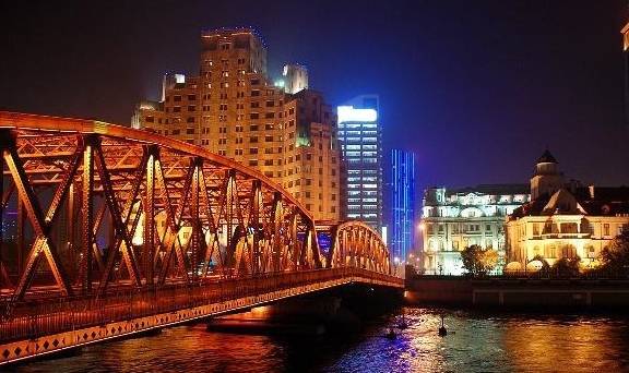 今人不见古时月，今月曾经照古人，偶遇上海超有腔调的百年老桥~