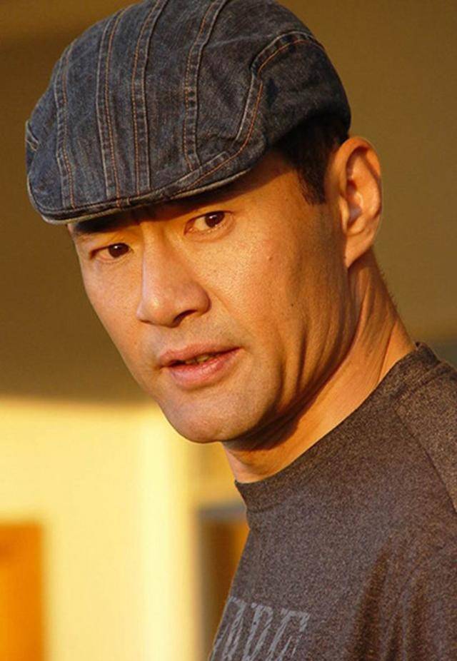 荣光身家过亿,对丑妻不离不弃,儿子小小年纪思想成熟拒绝演戏_于子龙