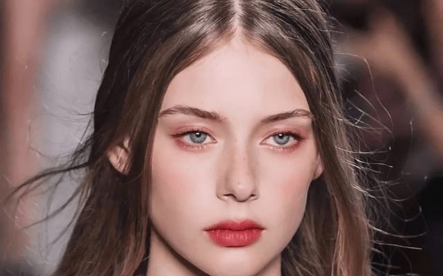 眼睛有这些特征,是真正的"美人眼",全有的女生太幸运_双眼皮