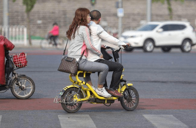 騎行電動車還應當避免的行為