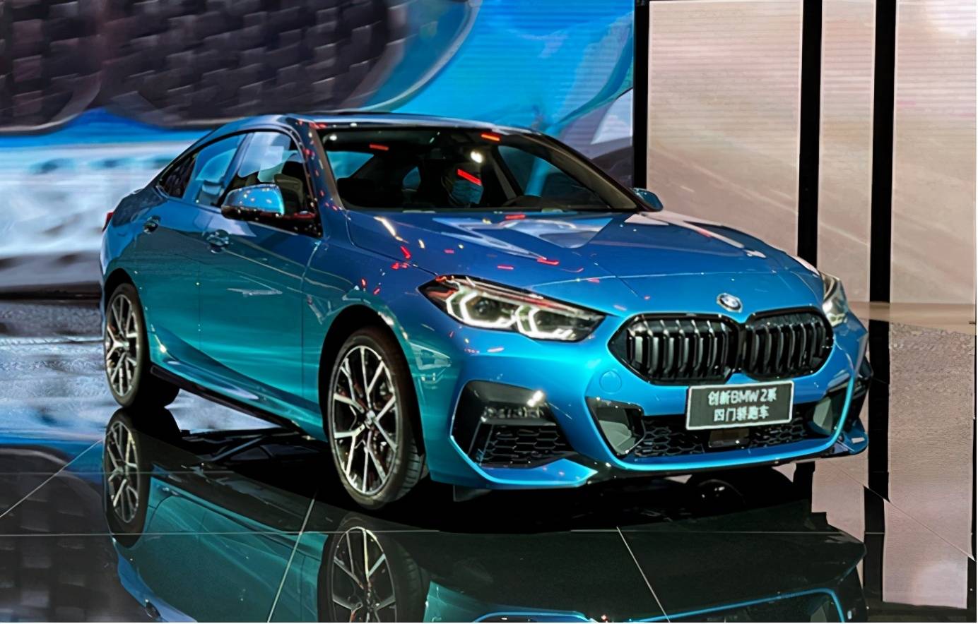 30万左右的轿跑车选宝马2系准没错