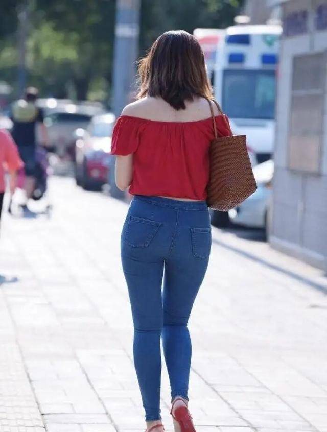 女生怎么选择适合自己的裤子 3c00b8e5b9d74311b2fa58e4602acb08.jpeg