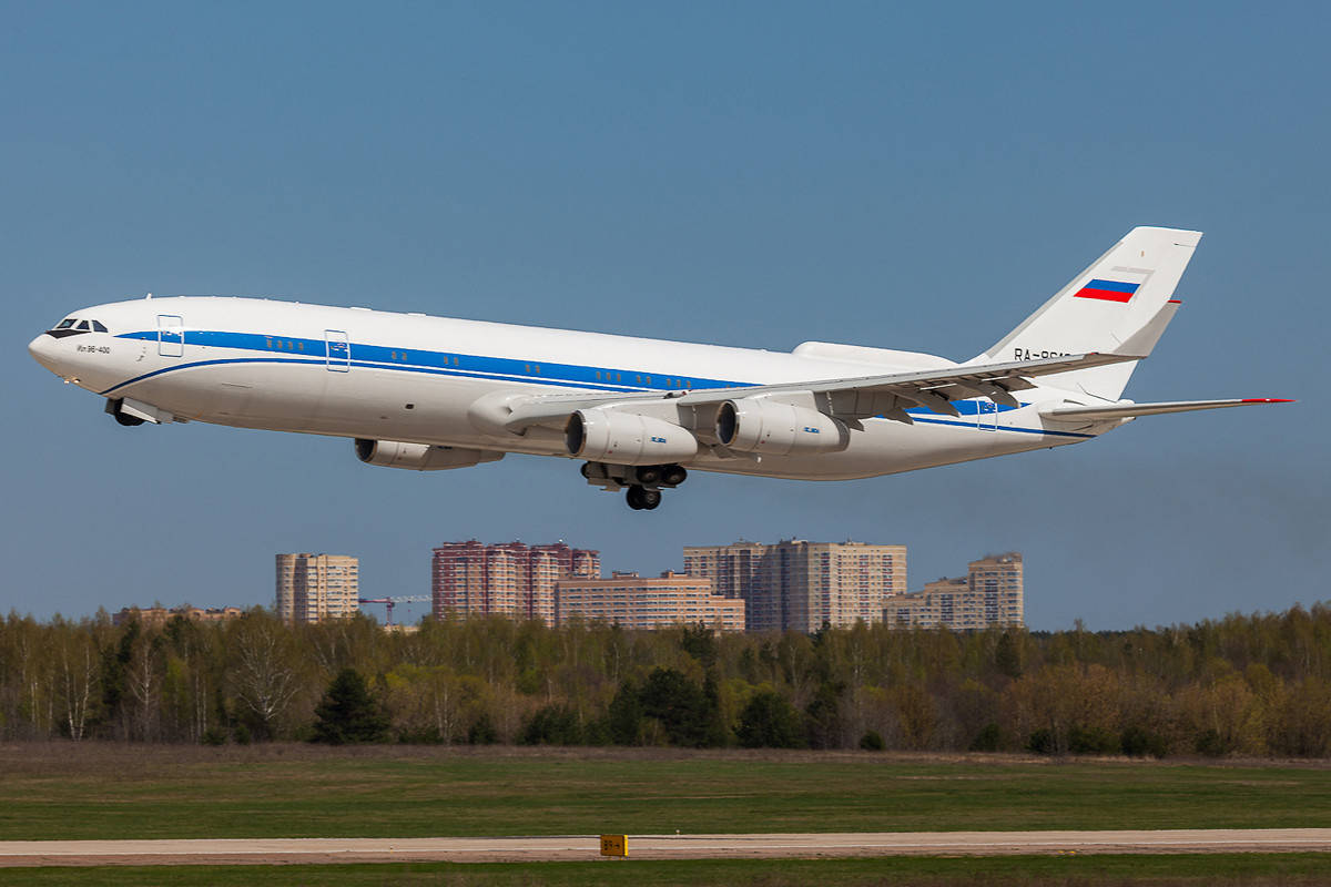 这架伊尔-96四发宽体远程客机,既不是古巴航空(cubana,唯一使用伊尔
