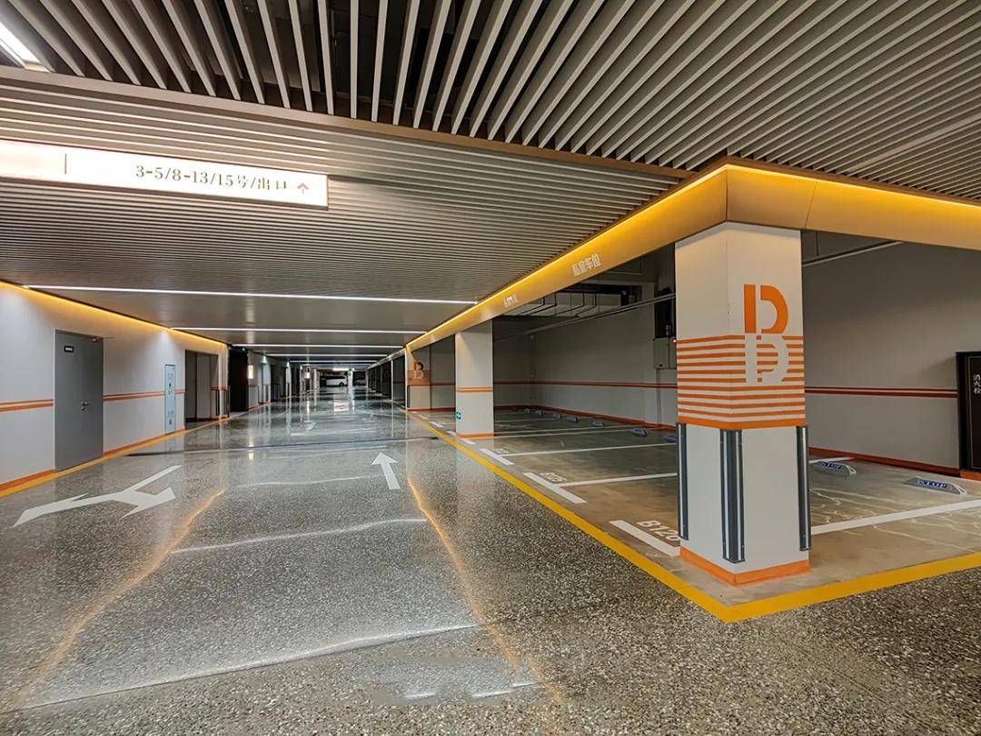 永威·上和院车库实景图也许一个楼盘做到这样的精细化比较简单,但