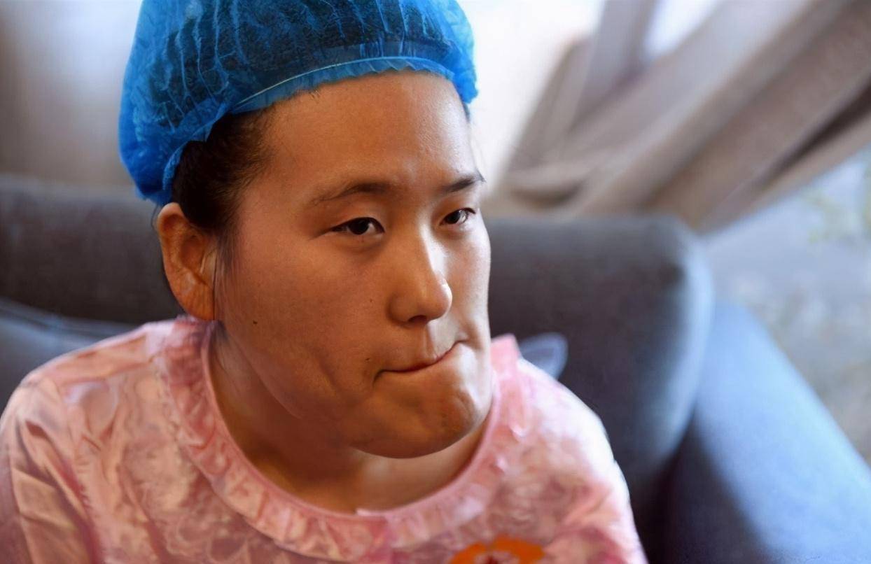 恰逢当时整容技术已经相当发达,赵宏秋对此也是充满了