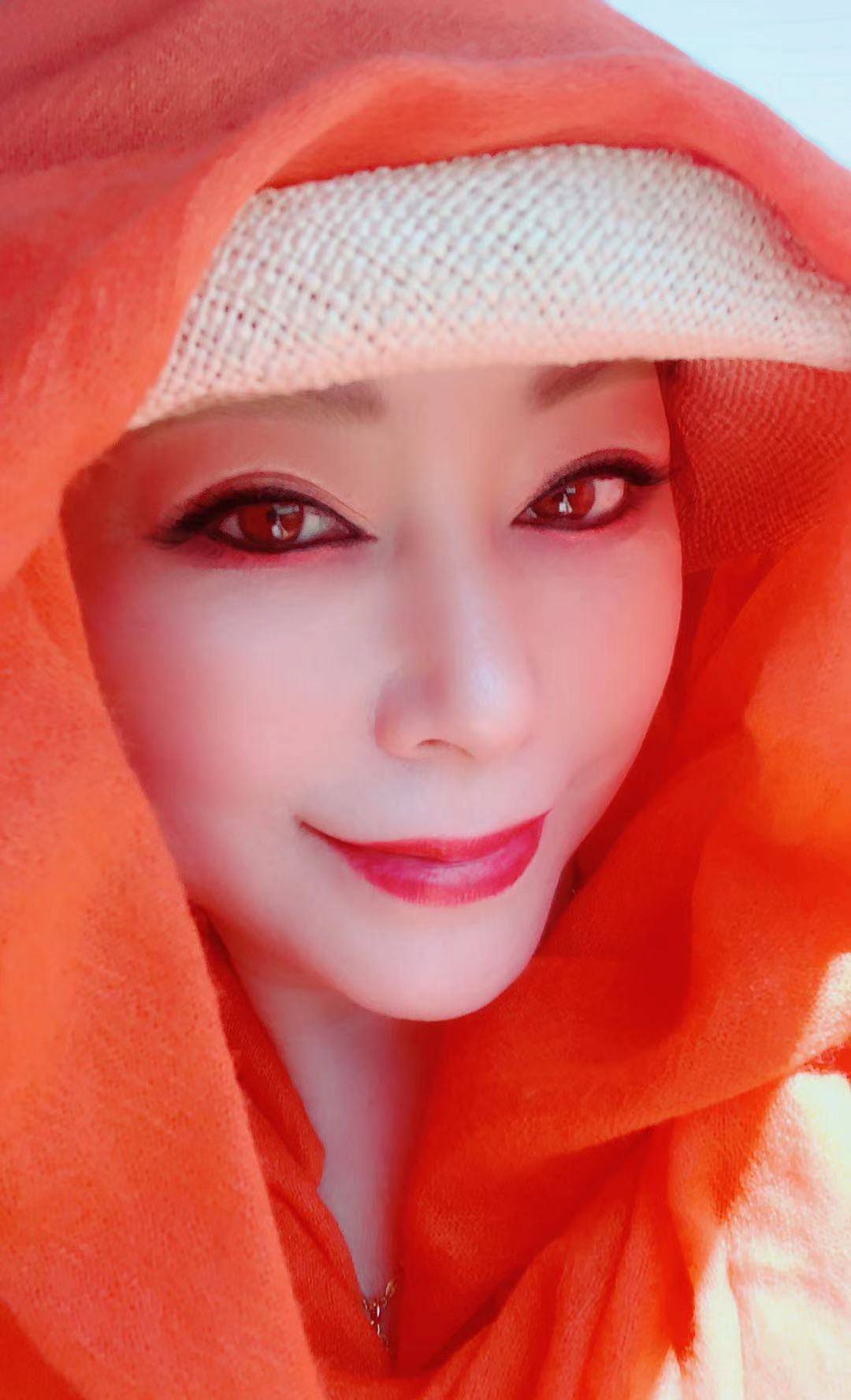 美人如花醉流年记华裔歌唱家lili专访