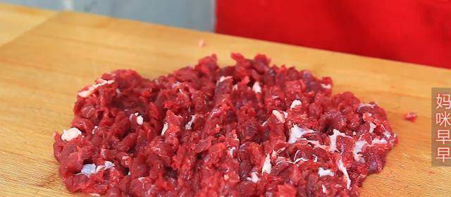 猪肉怎么切才又嫩又松软 c8ba5469abbd47b3a333e8eb3d6bcd3f.jpeg