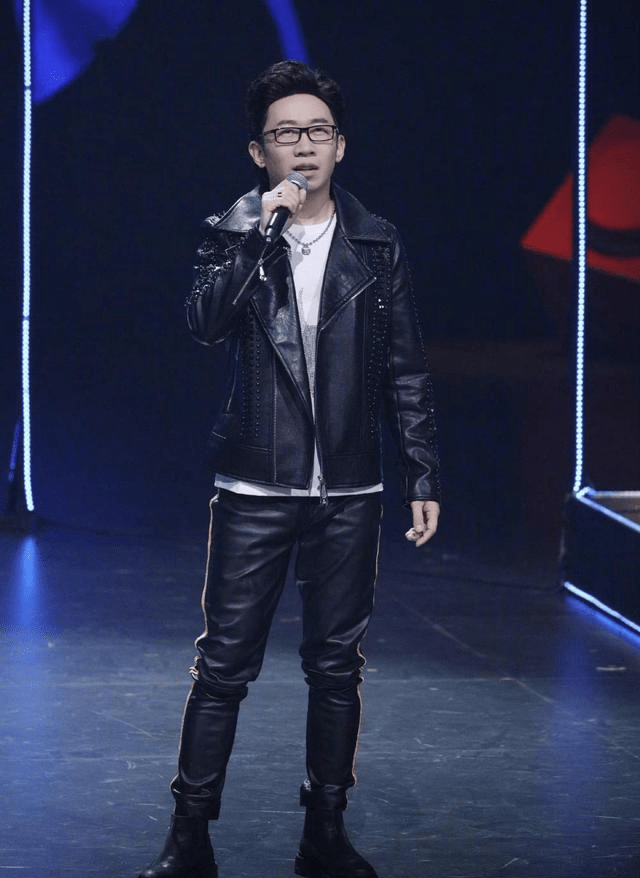 章子怡和仨个汪峰合影王牌对王牌又搞事情谁更像