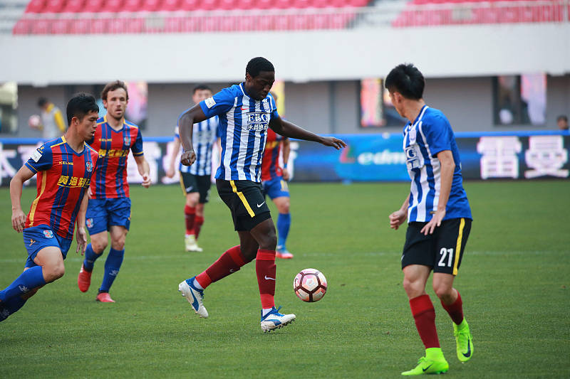 原创中超赛果青岛21沧州雄狮嵩山龙门12不敌深圳外援依旧是主角