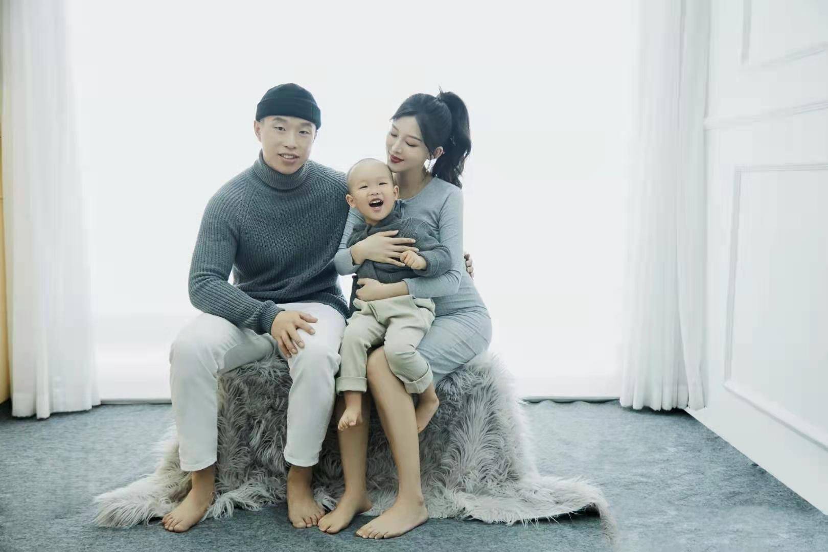 原创德云社烧饼喜得二胎逗趣取名还想追生三胎妻子高颜值受关注