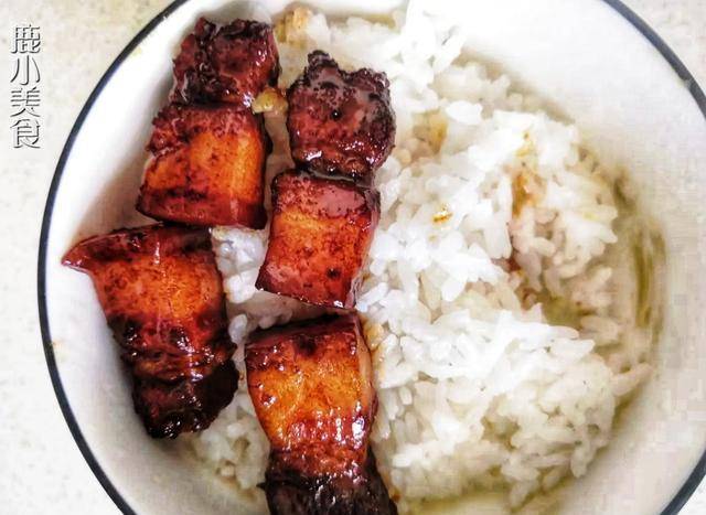 红烧肉怎么做的软烂不油腻不要酱 99466b788129481688af5aa1de60714c.jpeg