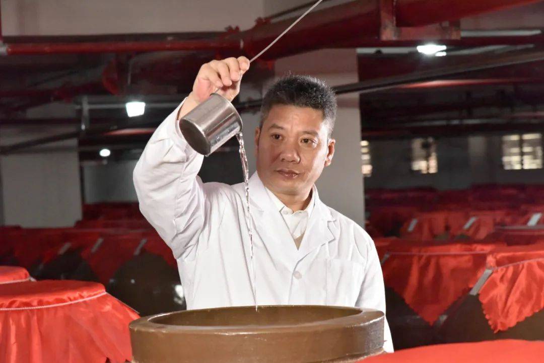 夜郎古酒业荣获大师质量奖 余方强提出酱酒工艺艺术观