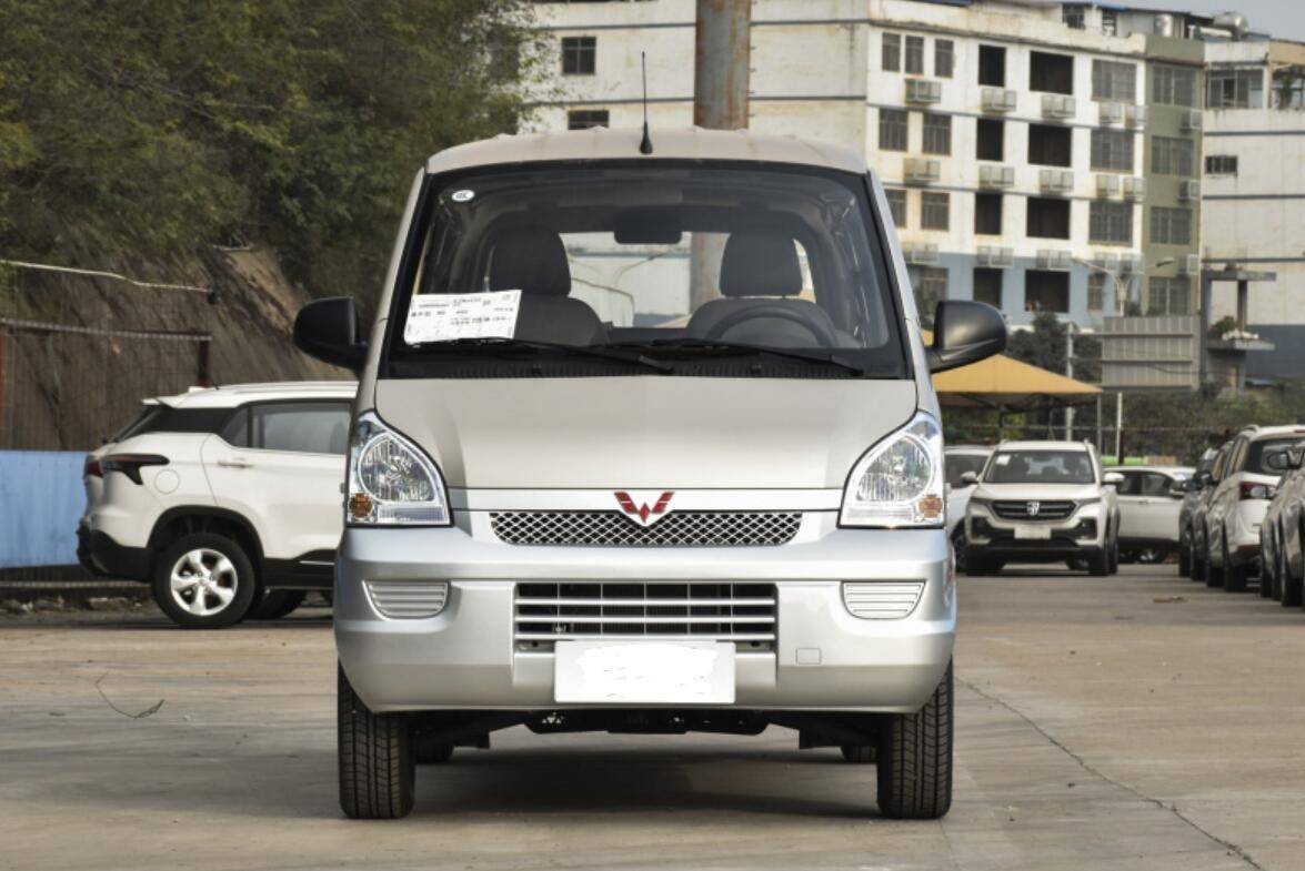 五菱宏光加长版提车测评家用商用两相宜的创业小伙伴