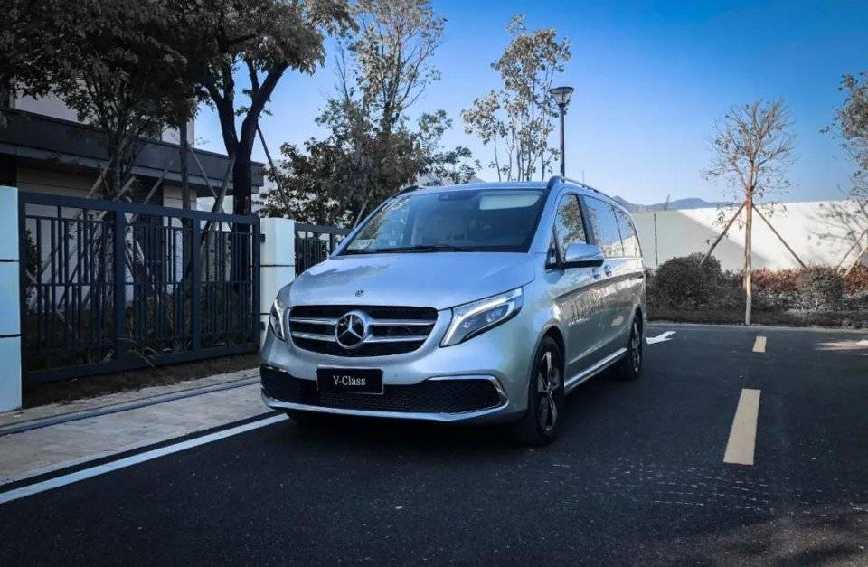 试驾2020款奔驰v260豪华mpv的自我完美进化