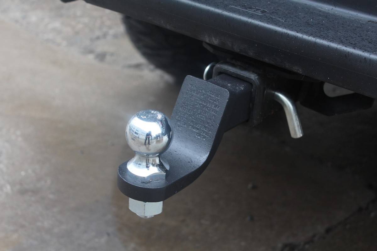 汽车莫装拖车钩,不然车险白买,一分不赔