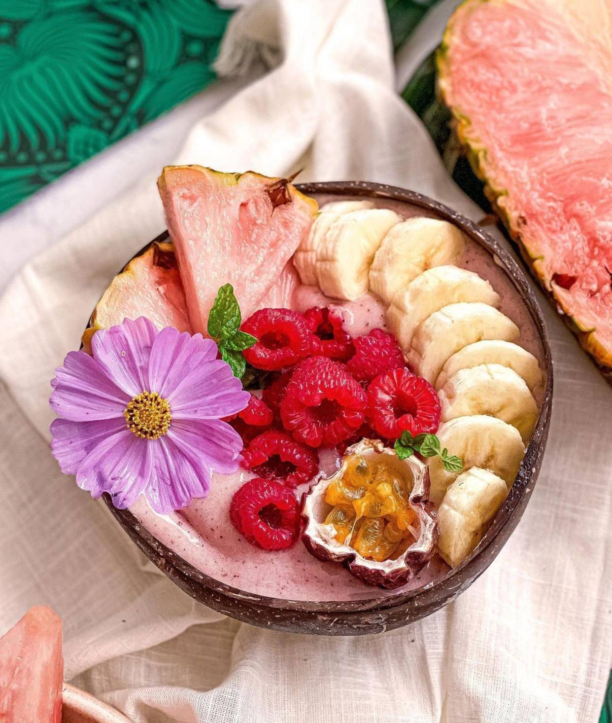 饮食热话新品种粉红菠萝欧美爆红网友大赞口感更甜更多汁